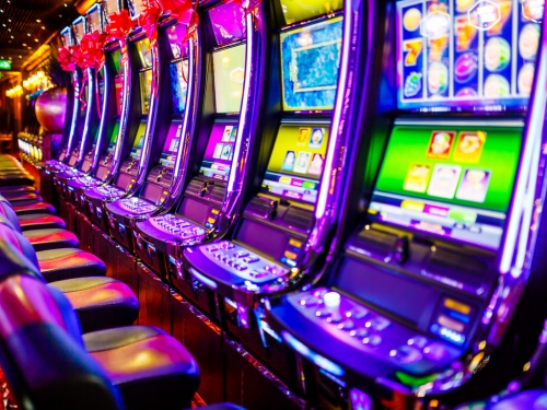 które oferuje salon gier na automatach Lotto